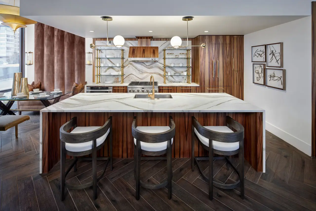 Brittanicca Gold Warm™ Design Detail Slab Inspiration